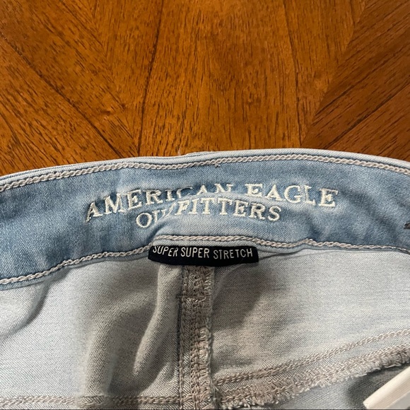 American Eagle Light Wash Super Super Stretch Hi-Rise Jegging Size 6 - Picture 6 of 8